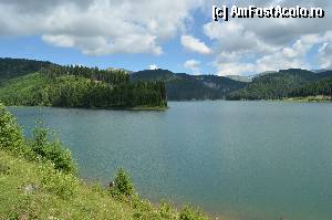 [P02] Lacul Bolboci » foto by alexionescu
 - 
<span class="allrVoted glyphicon glyphicon-heart hidden" id="av337336"></span>
<a class="m-l-10 hidden" id="sv337336" onclick="voting_Foto_DelVot(,337336,4076)" role="button">șterge vot <span class="glyphicon glyphicon-remove"></span></a>
<a id="v9337336" class=" c-red"  onclick="voting_Foto_SetVot(337336)" role="button"><span class="glyphicon glyphicon-heart-empty"></span> <b>LIKE</b> = Votează poza</a> <img class="hidden"  id="f337336W9" src="/imagini/loader.gif" border="0" /><span class="AjErrMes hidden" id="e337336ErM"></span>
