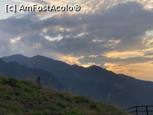 [P01] Apus de soare vazut de langa Cabana Diham, soarele se culca dupa culmea care coboara din Padina Crucii » foto by Dan&Ema
 - 
<span class="allrVoted glyphicon glyphicon-heart hidden" id="av1101476"></span>
<a class="m-l-10 hidden" id="sv1101476" onclick="voting_Foto_DelVot(,1101476,4076)" role="button">șterge vot <span class="glyphicon glyphicon-remove"></span></a>
<a id="v91101476" class=" c-red"  onclick="voting_Foto_SetVot(1101476)" role="button"><span class="glyphicon glyphicon-heart-empty"></span> <b>LIKE</b> = Votează poza</a> <img class="hidden"  id="f1101476W9" src="/imagini/loader.gif" border="0" /><span class="AjErrMes hidden" id="e1101476ErM"></span>