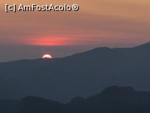 [P01] Poza mea favorita de la apusul de pe Varful Vanturis » foto by Dan&Ema
 - 
<span class="allrVoted glyphicon glyphicon-heart hidden" id="av1120046"></span>
<a class="m-l-10 hidden" id="sv1120046" onclick="voting_Foto_DelVot(,1120046,4076)" role="button">șterge vot <span class="glyphicon glyphicon-remove"></span></a>
<a id="v91120046" class=" c-red"  onclick="voting_Foto_SetVot(1120046)" role="button"><span class="glyphicon glyphicon-heart-empty"></span> <b>LIKE</b> = Votează poza</a> <img class="hidden"  id="f1120046W9" src="/imagini/loader.gif" border="0" /><span class="AjErrMes hidden" id="e1120046ErM"></span>