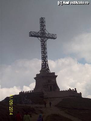 [P51] Monumentul Eroilor sau crucea de pe Caraiman.  » foto by DanTal74
 - 
<span class="allrVoted glyphicon glyphicon-heart hidden" id="av691574"></span>
<a class="m-l-10 hidden" id="sv691574" onclick="voting_Foto_DelVot(,691574,4076)" role="button">șterge vot <span class="glyphicon glyphicon-remove"></span></a>
<a id="v9691574" class=" c-red"  onclick="voting_Foto_SetVot(691574)" role="button"><span class="glyphicon glyphicon-heart-empty"></span> <b>LIKE</b> = Votează poza</a> <img class="hidden"  id="f691574W9" src="/imagini/loader.gif" border="0" /><span class="AjErrMes hidden" id="e691574ErM"></span>