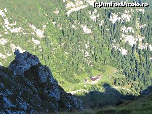 [P20] Cab. Mălăiești văzută de pe Brâna Caprelor » foto by saxonul
 - 
<span class="allrVoted glyphicon glyphicon-heart hidden" id="av667016"></span>
<a class="m-l-10 hidden" id="sv667016" onclick="voting_Foto_DelVot(,667016,4076)" role="button">șterge vot <span class="glyphicon glyphicon-remove"></span></a>
<a id="v9667016" class=" c-red"  onclick="voting_Foto_SetVot(667016)" role="button"><span class="glyphicon glyphicon-heart-empty"></span> <b>LIKE</b> = Votează poza</a> <img class="hidden"  id="f667016W9" src="/imagini/loader.gif" border="0" /><span class="AjErrMes hidden" id="e667016ErM"></span>