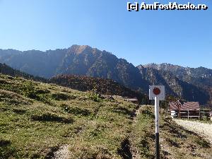 [P19] Intrarea in traseul spre cabana Poiana Izvoarelor » foto by wolf2001*
 - 
<span class="allrVoted glyphicon glyphicon-heart hidden" id="av582511"></span>
<a class="m-l-10 hidden" id="sv582511" onclick="voting_Foto_DelVot(,582511,4076)" role="button">șterge vot <span class="glyphicon glyphicon-remove"></span></a>
<a id="v9582511" class=" c-red"  onclick="voting_Foto_SetVot(582511)" role="button"><span class="glyphicon glyphicon-heart-empty"></span> <b>LIKE</b> = Votează poza</a> <img class="hidden"  id="f582511W9" src="/imagini/loader.gif" border="0" /><span class="AjErrMes hidden" id="e582511ErM"></span>