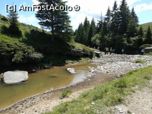 [P23] De-a lungul văii râului Izvorul Dorului. Treceam când pe o parte, când pe alta a drumului, căutând cel mai bun loc de trecere » foto by Mika
 - 
<span class="allrVoted glyphicon glyphicon-heart hidden" id="av1086360"></span>
<a class="m-l-10 hidden" id="sv1086360" onclick="voting_Foto_DelVot(,1086360,4076)" role="button">șterge vot <span class="glyphicon glyphicon-remove"></span></a>
<a id="v91086360" class=" c-red"  onclick="voting_Foto_SetVot(1086360)" role="button"><span class="glyphicon glyphicon-heart-empty"></span> <b>LIKE</b> = Votează poza</a> <img class="hidden"  id="f1086360W9" src="/imagini/loader.gif" border="0" /><span class="AjErrMes hidden" id="e1086360ErM"></span>