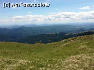 [P36] Efortul a meritat. Privim spre Munții Baiului și Grohotiș, mai departe.  » foto by Mika
 - 
<span class="allrVoted glyphicon glyphicon-heart hidden" id="av1086377"></span>
<a class="m-l-10 hidden" id="sv1086377" onclick="voting_Foto_DelVot(,1086377,4076)" role="button">șterge vot <span class="glyphicon glyphicon-remove"></span></a>
<a id="v91086377" class=" c-red"  onclick="voting_Foto_SetVot(1086377)" role="button"><span class="glyphicon glyphicon-heart-empty"></span> <b>LIKE</b> = Votează poza</a> <img class="hidden"  id="f1086377W9" src="/imagini/loader.gif" border="0" /><span class="AjErrMes hidden" id="e1086377ErM"></span>