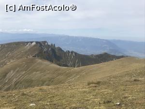 [P14] Vârful Scara, Creasta Țigănești și in spate Piatra Craiului » foto by Mika
 - 
<span class="allrVoted glyphicon glyphicon-heart hidden" id="av1112813"></span>
<a class="m-l-10 hidden" id="sv1112813" onclick="voting_Foto_DelVot(,1112813,4076)" role="button">șterge vot <span class="glyphicon glyphicon-remove"></span></a>
<a id="v91112813" class=" c-red"  onclick="voting_Foto_SetVot(1112813)" role="button"><span class="glyphicon glyphicon-heart-empty"></span> <b>LIKE</b> = Votează poza</a> <img class="hidden"  id="f1112813W9" src="/imagini/loader.gif" border="0" /><span class="AjErrMes hidden" id="e1112813ErM"></span>