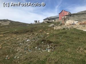 [P27] Gunoaiele din jurul Cabanei Babele » foto by Mika
 - 
<span class="allrVoted glyphicon glyphicon-heart hidden" id="av1112826"></span>
<a class="m-l-10 hidden" id="sv1112826" onclick="voting_Foto_DelVot(,1112826,4076)" role="button">șterge vot <span class="glyphicon glyphicon-remove"></span></a>
<a id="v91112826" class=" c-red"  onclick="voting_Foto_SetVot(1112826)" role="button"><span class="glyphicon glyphicon-heart-empty"></span> <b>LIKE</b> = Votează poza</a> <img class="hidden"  id="f1112826W9" src="/imagini/loader.gif" border="0" /><span class="AjErrMes hidden" id="e1112826ErM"></span>