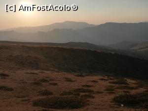 [P03] Soarele incă era deasupra munților » foto by Mika
 - 
<span class="allrVoted glyphicon glyphicon-heart hidden" id="av1119736"></span>
<a class="m-l-10 hidden" id="sv1119736" onclick="voting_Foto_DelVot(,1119736,4076)" role="button">șterge vot <span class="glyphicon glyphicon-remove"></span></a>
<a id="v91119736" class=" c-red"  onclick="voting_Foto_SetVot(1119736)" role="button"><span class="glyphicon glyphicon-heart-empty"></span> <b>LIKE</b> = Votează poza</a> <img class="hidden"  id="f1119736W9" src="/imagini/loader.gif" border="0" /><span class="AjErrMes hidden" id="e1119736ErM"></span>