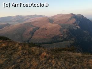 [P07] Colții lui Barbeș și Vârful cu Dor » foto by Mika
 - 
<span class="allrVoted glyphicon glyphicon-heart hidden" id="av1119740"></span>
<a class="m-l-10 hidden" id="sv1119740" onclick="voting_Foto_DelVot(,1119740,4076)" role="button">șterge vot <span class="glyphicon glyphicon-remove"></span></a>
<a id="v91119740" class=" c-red"  onclick="voting_Foto_SetVot(1119740)" role="button"><span class="glyphicon glyphicon-heart-empty"></span> <b>LIKE</b> = Votează poza</a> <img class="hidden"  id="f1119740W9" src="/imagini/loader.gif" border="0" /><span class="AjErrMes hidden" id="e1119740ErM"></span>