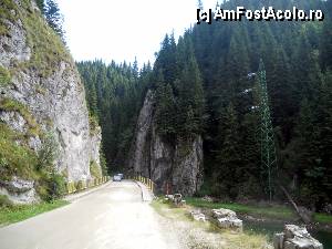 [P10] Intrarea in Cheile Tatarului » foto by pepsi70ro
 - 
<span class="allrVoted glyphicon glyphicon-heart hidden" id="av350443"></span>
<a class="m-l-10 hidden" id="sv350443" onclick="voting_Foto_DelVot(,350443,4076)" role="button">șterge vot <span class="glyphicon glyphicon-remove"></span></a>
<a id="v9350443" class=" c-red"  onclick="voting_Foto_SetVot(350443)" role="button"><span class="glyphicon glyphicon-heart-empty"></span> <b>LIKE</b> = Votează poza</a> <img class="hidden"  id="f350443W9" src="/imagini/loader.gif" border="0" /><span class="AjErrMes hidden" id="e350443ErM"></span>