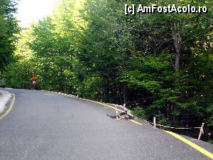 [P20] Deja drumul proaspat asfaltat s-a rupt pe cateva sectoare » foto by pepsi70ro
 - 
<span class="allrVoted glyphicon glyphicon-heart hidden" id="av350461"></span>
<a class="m-l-10 hidden" id="sv350461" onclick="voting_Foto_DelVot(,350461,4076)" role="button">șterge vot <span class="glyphicon glyphicon-remove"></span></a>
<a id="v9350461" class=" c-red"  onclick="voting_Foto_SetVot(350461)" role="button"><span class="glyphicon glyphicon-heart-empty"></span> <b>LIKE</b> = Votează poza</a> <img class="hidden"  id="f350461W9" src="/imagini/loader.gif" border="0" /><span class="AjErrMes hidden" id="e350461ErM"></span>