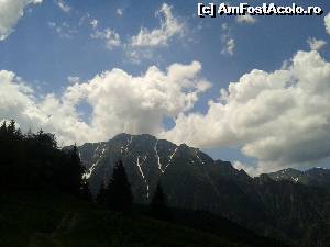 [P11] Dupa curba la stanga- munti inzapeziti » foto by mugur007
 - 
<span class="allrVoted glyphicon glyphicon-heart hidden" id="av625249"></span>
<a class="m-l-10 hidden" id="sv625249" onclick="voting_Foto_DelVot(,625249,4076)" role="button">șterge vot <span class="glyphicon glyphicon-remove"></span></a>
<a id="v9625249" class=" c-red"  onclick="voting_Foto_SetVot(625249)" role="button"><span class="glyphicon glyphicon-heart-empty"></span> <b>LIKE</b> = Votează poza</a> <img class="hidden"  id="f625249W9" src="/imagini/loader.gif" border="0" /><span class="AjErrMes hidden" id="e625249ErM"></span>