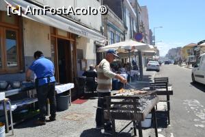 [P24] Rua Herois de Franca- o strada paralela cu faleza, care are pe trotuare de-o parte si de alta, terase cu zeci de gratare pe care sunt aruncate cantitati imense de peste si fructe de mare… este raiul iubitorilor de peste la gratar!  » foto by Ricone
 - 
<span class="allrVoted glyphicon glyphicon-heart hidden" id="av869267"></span>
<a class="m-l-10 hidden" id="sv869267" onclick="voting_Foto_DelVot(,869267,4082)" role="button">șterge vot <span class="glyphicon glyphicon-remove"></span></a>
<a id="v9869267" class=" c-red"  onclick="voting_Foto_SetVot(869267)" role="button"><span class="glyphicon glyphicon-heart-empty"></span> <b>LIKE</b> = Votează poza</a> <img class="hidden"  id="f869267W9" src="/imagini/loader.gif" border="0" /><span class="AjErrMes hidden" id="e869267ErM"></span>