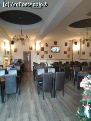 [P13] Restaurantul La Barca - interior » foto by nicole33
 - 
<span class="allrVoted glyphicon glyphicon-heart hidden" id="av1037024"></span>
<a class="m-l-10 hidden" id="sv1037024" onclick="voting_Foto_DelVot(,1037024,4083)" role="button">șterge vot <span class="glyphicon glyphicon-remove"></span></a>
<a id="v91037024" class=" c-red"  onclick="voting_Foto_SetVot(1037024)" role="button"><span class="glyphicon glyphicon-heart-empty"></span> <b>LIKE</b> = Votează poza</a> <img class="hidden"  id="f1037024W9" src="/imagini/loader.gif" border="0" /><span class="AjErrMes hidden" id="e1037024ErM"></span>