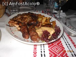 [P16] Crama Domnească - Platou cu carne (pentru 2 persoane).  » foto by iulianic
 - 
<span class="allrVoted glyphicon glyphicon-heart hidden" id="av804378"></span>
<a class="m-l-10 hidden" id="sv804378" onclick="voting_Foto_DelVot(,804378,4083)" role="button">șterge vot <span class="glyphicon glyphicon-remove"></span></a>
<a id="v9804378" class=" c-red"  onclick="voting_Foto_SetVot(804378)" role="button"><span class="glyphicon glyphicon-heart-empty"></span> <b>LIKE</b> = Votează poza</a> <img class="hidden"  id="f804378W9" src="/imagini/loader.gif" border="0" /><span class="AjErrMes hidden" id="e804378ErM"></span>