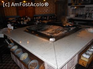 [P05] City Grill - Covaci, un local în centrul vechi al Bucureștiului. Grătarul.  » foto by iulianic
 - 
<span class="allrVoted glyphicon glyphicon-heart hidden" id="av1026957"></span>
<a class="m-l-10 hidden" id="sv1026957" onclick="voting_Foto_DelVot(,1026957,4083)" role="button">șterge vot <span class="glyphicon glyphicon-remove"></span></a>
<a id="v91026957" class=" c-red"  onclick="voting_Foto_SetVot(1026957)" role="button"><span class="glyphicon glyphicon-heart-empty"></span> <b>LIKE</b> = Votează poza</a> <img class="hidden"  id="f1026957W9" src="/imagini/loader.gif" border="0" /><span class="AjErrMes hidden" id="e1026957ErM"></span>