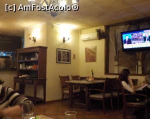 [P04] Trattoria Il mulino - interior; În spatele geamului din spatele televizorului se vedea tot ce se prepară în bucătărie » foto by Dragoș_MD
 - 
<span class="allrVoted glyphicon glyphicon-heart hidden" id="av720641"></span>
<a class="m-l-10 hidden" id="sv720641" onclick="voting_Foto_DelVot(,720641,4083)" role="button">șterge vot <span class="glyphicon glyphicon-remove"></span></a>
<a id="v9720641" class=" c-red"  onclick="voting_Foto_SetVot(720641)" role="button"><span class="glyphicon glyphicon-heart-empty"></span> <b>LIKE</b> = Votează poza</a> <img class="hidden"  id="f720641W9" src="/imagini/loader.gif" border="0" /><span class="AjErrMes hidden" id="e720641ErM"></span>