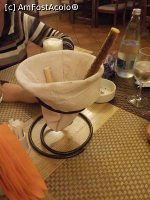 [P06] Trattoria Il mulino - ce-a mai rămas din grisine...  » foto by Dragoș_MD
 - 
<span class="allrVoted glyphicon glyphicon-heart hidden" id="av720645"></span>
<a class="m-l-10 hidden" id="sv720645" onclick="voting_Foto_DelVot(,720645,4083)" role="button">șterge vot <span class="glyphicon glyphicon-remove"></span></a>
<a id="v9720645" class=" c-red"  onclick="voting_Foto_SetVot(720645)" role="button"><span class="glyphicon glyphicon-heart-empty"></span> <b>LIKE</b> = Votează poza</a> <img class="hidden"  id="f720645W9" src="/imagini/loader.gif" border="0" /><span class="AjErrMes hidden" id="e720645ErM"></span>