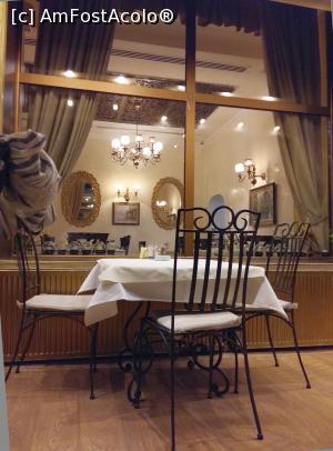 [P01] Maroon Bistro Café - terasa și puțin din interior » foto by Dragoș_MD
 - 
<span class="allrVoted glyphicon glyphicon-heart hidden" id="av970619"></span>
<a class="m-l-10 hidden" id="sv970619" onclick="voting_Foto_DelVot(,970619,4083)" role="button">șterge vot <span class="glyphicon glyphicon-remove"></span></a>
<a id="v9970619" class=" c-red"  onclick="voting_Foto_SetVot(970619)" role="button"><span class="glyphicon glyphicon-heart-empty"></span> <b>LIKE</b> = Votează poza</a> <img class="hidden"  id="f970619W9" src="/imagini/loader.gif" border="0" /><span class="AjErrMes hidden" id="e970619ErM"></span>