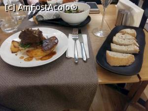 [P10] Restaurant Sardin - mușchiul de vită și pâinea de casă » foto by Dragoș_MD
 - 
<span class="allrVoted glyphicon glyphicon-heart hidden" id="av1016689"></span>
<a class="m-l-10 hidden" id="sv1016689" onclick="voting_Foto_DelVot(,1016689,4083)" role="button">șterge vot <span class="glyphicon glyphicon-remove"></span></a>
<a id="v91016689" class=" c-red"  onclick="voting_Foto_SetVot(1016689)" role="button"><span class="glyphicon glyphicon-heart-empty"></span> <b>LIKE</b> = Votează poza</a> <img class="hidden"  id="f1016689W9" src="/imagini/loader.gif" border="0" /><span class="AjErrMes hidden" id="e1016689ErM"></span>