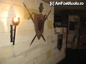 [P13] Decorurile din restaurantul Excalibur » foto by vlado2
 - 
<span class="allrVoted glyphicon glyphicon-heart hidden" id="av473188"></span>
<a class="m-l-10 hidden" id="sv473188" onclick="voting_Foto_DelVot(,473188,4083)" role="button">șterge vot <span class="glyphicon glyphicon-remove"></span></a>
<a id="v9473188" class=" c-red"  onclick="voting_Foto_SetVot(473188)" role="button"><span class="glyphicon glyphicon-heart-empty"></span> <b>LIKE</b> = Votează poza</a> <img class="hidden"  id="f473188W9" src="/imagini/loader.gif" border="0" /><span class="AjErrMes hidden" id="e473188ErM"></span>