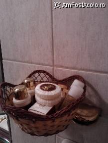 [P08] Hotel Capsa - accesorii indispensabile la baie » foto by Diaura*
 - 
<span class="allrVoted glyphicon glyphicon-heart hidden" id="av112307"></span>
<a class="m-l-10 hidden" id="sv112307" onclick="voting_Foto_DelVot(,112307,4083)" role="button">șterge vot <span class="glyphicon glyphicon-remove"></span></a>
<a id="v9112307" class=" c-red"  onclick="voting_Foto_SetVot(112307)" role="button"><span class="glyphicon glyphicon-heart-empty"></span> <b>LIKE</b> = Votează poza</a> <img class="hidden"  id="f112307W9" src="/imagini/loader.gif" border="0" /><span class="AjErrMes hidden" id="e112307ErM"></span>