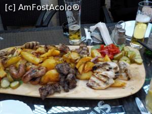 [P15] Celălalt platou. Tot mare, mult și bun. Pe platou din lemn. Platoul casei. » foto by Zoazore
 - 
<span class="allrVoted glyphicon glyphicon-heart hidden" id="av960080"></span>
<a class="m-l-10 hidden" id="sv960080" onclick="voting_Foto_DelVot(,960080,4083)" role="button">șterge vot <span class="glyphicon glyphicon-remove"></span></a>
<a id="v9960080" class=" c-red"  onclick="voting_Foto_SetVot(960080)" role="button"><span class="glyphicon glyphicon-heart-empty"></span> <b>LIKE</b> = Votează poza</a> <img class="hidden"  id="f960080W9" src="/imagini/loader.gif" border="0" /><span class="AjErrMes hidden" id="e960080ErM"></span>