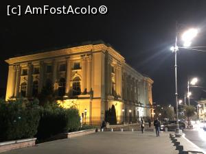[P11] Calea Victoriei seara - Palatul Regal » foto by mishu
 - 
<span class="allrVoted glyphicon glyphicon-heart hidden" id="av1191558"></span>
<a class="m-l-10 hidden" id="sv1191558" onclick="voting_Foto_DelVot(,1191558,4083)" role="button">șterge vot <span class="glyphicon glyphicon-remove"></span></a>
<a id="v91191558" class=" c-red"  onclick="voting_Foto_SetVot(1191558)" role="button"><span class="glyphicon glyphicon-heart-empty"></span> <b>LIKE</b> = Votează poza</a> <img class="hidden"  id="f1191558W9" src="/imagini/loader.gif" border="0" /><span class="AjErrMes hidden" id="e1191558ErM"></span>
