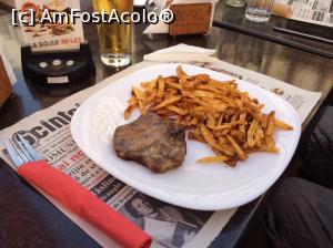 [P36] Gastropub '80 - '90 - si fripturica sotului. Acum daca stau sa ma gandesc cred ca portiile au tinut cont de volumul fiecaruia.  » foto by mishu
 - 
<span class="allrVoted glyphicon glyphicon-heart hidden" id="av771448"></span>
<a class="m-l-10 hidden" id="sv771448" onclick="voting_Foto_DelVot(,771448,4083)" role="button">șterge vot <span class="glyphicon glyphicon-remove"></span></a>
<a id="v9771448" class=" c-red"  onclick="voting_Foto_SetVot(771448)" role="button"><span class="glyphicon glyphicon-heart-empty"></span> <b>LIKE</b> = Votează poza</a> <img class="hidden"  id="f771448W9" src="/imagini/loader.gif" border="0" /><span class="AjErrMes hidden" id="e771448ErM"></span>