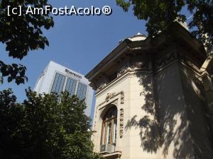 [P07] Casa Oamenilor de Stiinta - daca nu ne-a lasat sa intram mergem in spate si avem astfel o alaturare intre eleganta a doua cladiri intre care sunt niste zeci de ani » foto by mishu
 - 
<span class="allrVoted glyphicon glyphicon-heart hidden" id="av791938"></span>
<a class="m-l-10 hidden" id="sv791938" onclick="voting_Foto_DelVot(,791938,4083)" role="button">șterge vot <span class="glyphicon glyphicon-remove"></span></a>
<a id="v9791938" class=" c-red"  onclick="voting_Foto_SetVot(791938)" role="button"><span class="glyphicon glyphicon-heart-empty"></span> <b>LIKE</b> = Votează poza</a> <img class="hidden"  id="f791938W9" src="/imagini/loader.gif" border="0" /><span class="AjErrMes hidden" id="e791938ErM"></span>