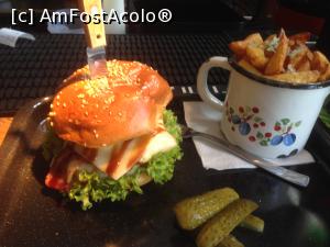 [P11] Hangover burger » foto by mishu
 - 
<span class="allrVoted glyphicon glyphicon-heart hidden" id="av832281"></span>
<a class="m-l-10 hidden" id="sv832281" onclick="voting_Foto_DelVot(,832281,4083)" role="button">șterge vot <span class="glyphicon glyphicon-remove"></span></a>
<a id="v9832281" class=" c-red"  onclick="voting_Foto_SetVot(832281)" role="button"><span class="glyphicon glyphicon-heart-empty"></span> <b>LIKE</b> = Votează poza</a> <img class="hidden"  id="f832281W9" src="/imagini/loader.gif" border="0" /><span class="AjErrMes hidden" id="e832281ErM"></span>