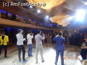 [P18] Gazda momentului, persoana in sacou galben. Fotografii isi faceau treaba. Fotografiau vedetele.  » foto by cristina47*
 - 
<span class="allrVoted glyphicon glyphicon-heart hidden" id="av858125"></span>
<a class="m-l-10 hidden" id="sv858125" onclick="voting_Foto_DelVot(,858125,4083)" role="button">șterge vot <span class="glyphicon glyphicon-remove"></span></a>
<a id="v9858125" class=" c-red"  onclick="voting_Foto_SetVot(858125)" role="button"><span class="glyphicon glyphicon-heart-empty"></span> <b>LIKE</b> = Votează poza</a> <img class="hidden"  id="f858125W9" src="/imagini/loader.gif" border="0" /><span class="AjErrMes hidden" id="e858125ErM"></span>