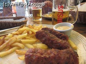 [P09] Porţie generoasă de mici şi cartofi prăjiţi » foto by Michi
 - 
<span class="allrVoted glyphicon glyphicon-heart hidden" id="av1368094"></span>
<a class="m-l-10 hidden" id="sv1368094" onclick="voting_Foto_DelVot(,1368094,4083)" role="button">șterge vot <span class="glyphicon glyphicon-remove"></span></a>
<a id="v91368094" class=" c-red"  onclick="voting_Foto_SetVot(1368094)" role="button"><span class="glyphicon glyphicon-heart-empty"></span> <b>LIKE</b> = Votează poza</a> <img class="hidden"  id="f1368094W9" src="/imagini/loader.gif" border="0" /><span class="AjErrMes hidden" id="e1368094ErM"></span>