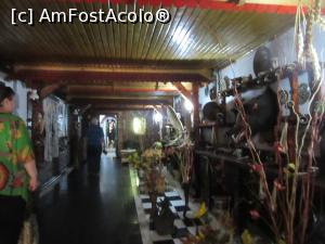 [P04] Coridor întunecos împodobit ca un ou de Paşte » foto by Michi
 - 
<span class="allrVoted glyphicon glyphicon-heart hidden" id="av892908"></span>
<a class="m-l-10 hidden" id="sv892908" onclick="voting_Foto_DelVot(,892908,4083)" role="button">șterge vot <span class="glyphicon glyphicon-remove"></span></a>
<a id="v9892908" class=" c-red"  onclick="voting_Foto_SetVot(892908)" role="button"><span class="glyphicon glyphicon-heart-empty"></span> <b>LIKE</b> = Votează poza</a> <img class="hidden"  id="f892908W9" src="/imagini/loader.gif" border="0" /><span class="AjErrMes hidden" id="e892908ErM"></span>