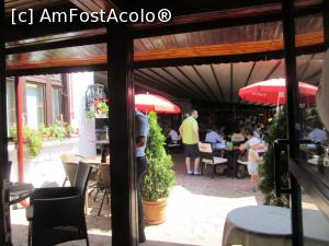 [P06] În uşa terasei » foto by Michi
 - 
<span class="allrVoted glyphicon glyphicon-heart hidden" id="av892912"></span>
<a class="m-l-10 hidden" id="sv892912" onclick="voting_Foto_DelVot(,892912,4083)" role="button">șterge vot <span class="glyphicon glyphicon-remove"></span></a>
<a id="v9892912" class=" c-red"  onclick="voting_Foto_SetVot(892912)" role="button"><span class="glyphicon glyphicon-heart-empty"></span> <b>LIKE</b> = Votează poza</a> <img class="hidden"  id="f892912W9" src="/imagini/loader.gif" border="0" /><span class="AjErrMes hidden" id="e892912ErM"></span>