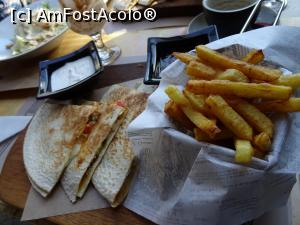 [P08] Quesadilla de pui - sănătos ori nesănătos?  » foto by tata123 🔱
 - 
<span class="allrVoted glyphicon glyphicon-heart hidden" id="av1145300"></span>
<a class="m-l-10 hidden" id="sv1145300" onclick="voting_Foto_DelVot(,1145300,4083)" role="button">șterge vot <span class="glyphicon glyphicon-remove"></span></a>
<a id="v91145300" class=" c-red"  onclick="voting_Foto_SetVot(1145300)" role="button"><span class="glyphicon glyphicon-heart-empty"></span> <b>LIKE</b> = Votează poza</a> <img class="hidden"  id="f1145300W9" src="/imagini/loader.gif" border="0" /><span class="AjErrMes hidden" id="e1145300ErM"></span>