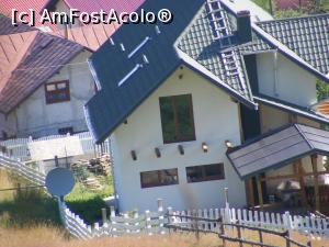 [P25] Casele de pe strada pe care am locuit, vazute de pe munte » foto by liviu49
 - 
<span class="allrVoted glyphicon glyphicon-heart hidden" id="av929285"></span>
<a class="m-l-10 hidden" id="sv929285" onclick="voting_Foto_DelVot(,929285,4091)" role="button">șterge vot <span class="glyphicon glyphicon-remove"></span></a>
<a id="v9929285" class=" c-red"  onclick="voting_Foto_SetVot(929285)" role="button"><span class="glyphicon glyphicon-heart-empty"></span> <b>LIKE</b> = Votează poza</a> <img class="hidden"  id="f929285W9" src="/imagini/loader.gif" border="0" /><span class="AjErrMes hidden" id="e929285ErM"></span>