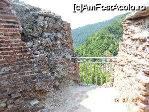 [P48] Cetatea Poienari - » foto by iulianic
 - 
<span class="allrVoted glyphicon glyphicon-heart hidden" id="av695004"></span>
<a class="m-l-10 hidden" id="sv695004" onclick="voting_Foto_DelVot(,695004,4095)" role="button">șterge vot <span class="glyphicon glyphicon-remove"></span></a>
<a id="v9695004" class=" c-red"  onclick="voting_Foto_SetVot(695004)" role="button"><span class="glyphicon glyphicon-heart-empty"></span> <b>LIKE</b> = Votează poza</a> <img class="hidden"  id="f695004W9" src="/imagini/loader.gif" border="0" /><span class="AjErrMes hidden" id="e695004ErM"></span>
