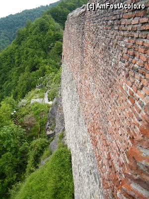 [P15] Cetatea Poenari - Intimidant...  » foto by Madalina M
 - 
<span class="allrVoted glyphicon glyphicon-heart hidden" id="av349038"></span>
<a class="m-l-10 hidden" id="sv349038" onclick="voting_Foto_DelVot(,349038,4095)" role="button">șterge vot <span class="glyphicon glyphicon-remove"></span></a>
<a id="v9349038" class=" c-red"  onclick="voting_Foto_SetVot(349038)" role="button"><span class="glyphicon glyphicon-heart-empty"></span> <b>LIKE</b> = Votează poza</a> <img class="hidden"  id="f349038W9" src="/imagini/loader.gif" border="0" /><span class="AjErrMes hidden" id="e349038ErM"></span>
