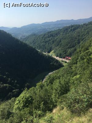 [P09] Panorama cu Cheile Argeșului » foto by Yersinia Pestis
 - 
<span class="allrVoted glyphicon glyphicon-heart hidden" id="av903480"></span>
<a class="m-l-10 hidden" id="sv903480" onclick="voting_Foto_DelVot(,903480,4095)" role="button">șterge vot <span class="glyphicon glyphicon-remove"></span></a>
<a id="v9903480" class=" c-red"  onclick="voting_Foto_SetVot(903480)" role="button"><span class="glyphicon glyphicon-heart-empty"></span> <b>LIKE</b> = Votează poza</a> <img class="hidden"  id="f903480W9" src="/imagini/loader.gif" border="0" /><span class="AjErrMes hidden" id="e903480ErM"></span>