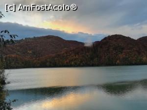 [P17] Lacul Paltinu la apus » foto by Mika
 - 
<span class="allrVoted glyphicon glyphicon-heart hidden" id="av1201898"></span>
<a class="m-l-10 hidden" id="sv1201898" onclick="voting_Foto_DelVot(,1201898,4099)" role="button">șterge vot <span class="glyphicon glyphicon-remove"></span></a>
<a id="v91201898" class=" c-red"  onclick="voting_Foto_SetVot(1201898)" role="button"><span class="glyphicon glyphicon-heart-empty"></span> <b>LIKE</b> = Votează poza</a> <img class="hidden"  id="f1201898W9" src="/imagini/loader.gif" border="0" /><span class="AjErrMes hidden" id="e1201898ErM"></span>