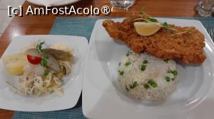 [P21] Sertes panko rizi-bizi (suna nostim !) adica snitel de pui cu orez si mazare plus muraturi bune » foto by Yolanda
 - 
<span class="allrVoted glyphicon glyphicon-heart hidden" id="av1511350"></span>
<a class="m-l-10 hidden" id="sv1511350" onclick="voting_Foto_DelVot(,1511350,4150)" role="button">șterge vot <span class="glyphicon glyphicon-remove"></span></a>
<a id="v91511350" class=" c-red"  onclick="voting_Foto_SetVot(1511350)" role="button"><span class="glyphicon glyphicon-heart-empty"></span> <b>LIKE</b> = Votează poza</a> <img class="hidden"  id="f1511350W9" src="/imagini/loader.gif" border="0" /><span class="AjErrMes hidden" id="e1511350ErM"></span>