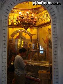 [P14] Racla cu moastele Sf. Dumitru din biserica cu acelasi nume din Salonic » foto by ileanaxperta*
 - 
<span class="allrVoted glyphicon glyphicon-heart hidden" id="av64296"></span>
<a class="m-l-10 hidden" id="sv64296" onclick="voting_Foto_DelVot(,64296,4165)" role="button">șterge vot <span class="glyphicon glyphicon-remove"></span></a>
<a id="v964296" class=" c-red"  onclick="voting_Foto_SetVot(64296)" role="button"><span class="glyphicon glyphicon-heart-empty"></span> <b>LIKE</b> = Votează poza</a> <img class="hidden"  id="f64296W9" src="/imagini/loader.gif" border="0" /><span class="AjErrMes hidden" id="e64296ErM"></span>