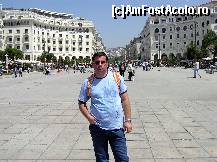 [P01] In Piata Aristotelous, undeva in spate, pe colina se afla catedrala Sf. Dumitru » foto by pepsi70ro
 - 
<span class="allrVoted glyphicon glyphicon-heart hidden" id="av25085"></span>
<a class="m-l-10 hidden" id="sv25085" onclick="voting_Foto_DelVot(,25085,4165)" role="button">șterge vot <span class="glyphicon glyphicon-remove"></span></a>
<a id="v925085" class=" c-red"  onclick="voting_Foto_SetVot(25085)" role="button"><span class="glyphicon glyphicon-heart-empty"></span> <b>LIKE</b> = Votează poza</a> <img class="hidden"  id="f25085W9" src="/imagini/loader.gif" border="0" /><span class="AjErrMes hidden" id="e25085ErM"></span>