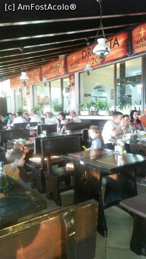 [P08] Taverna Sarbului - terasa » foto by cri_zina
 - 
<span class="allrVoted glyphicon glyphicon-heart hidden" id="av861458"></span>
<a class="m-l-10 hidden" id="sv861458" onclick="voting_Foto_DelVot(,861458,4172)" role="button">șterge vot <span class="glyphicon glyphicon-remove"></span></a>
<a id="v9861458" class=" c-red"  onclick="voting_Foto_SetVot(861458)" role="button"><span class="glyphicon glyphicon-heart-empty"></span> <b>LIKE</b> = Votează poza</a> <img class="hidden"  id="f861458W9" src="/imagini/loader.gif" border="0" /><span class="AjErrMes hidden" id="e861458ErM"></span>