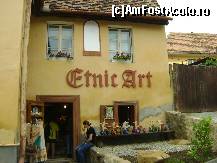 [P03] Sighisoara - un magazin cu obiecte artizanale din cetate » foto by biancuta
 - 
<span class="allrVoted glyphicon glyphicon-heart hidden" id="av168866"></span>
<a class="m-l-10 hidden" id="sv168866" onclick="voting_Foto_DelVot(,168866,4175)" role="button">șterge vot <span class="glyphicon glyphicon-remove"></span></a>
<a id="v9168866" class=" c-red"  onclick="voting_Foto_SetVot(168866)" role="button"><span class="glyphicon glyphicon-heart-empty"></span> <b>LIKE</b> = Votează poza</a> <img class="hidden"  id="f168866W9" src="/imagini/loader.gif" border="0" /><span class="AjErrMes hidden" id="e168866ErM"></span>