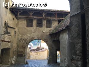 [P44] Sighisoara - marturii ale trecutului » foto by mishu
 - 
<span class="allrVoted glyphicon glyphicon-heart hidden" id="av912927"></span>
<a class="m-l-10 hidden" id="sv912927" onclick="voting_Foto_DelVot(,912927,4175)" role="button">șterge vot <span class="glyphicon glyphicon-remove"></span></a>
<a id="v9912927" class=" c-red"  onclick="voting_Foto_SetVot(912927)" role="button"><span class="glyphicon glyphicon-heart-empty"></span> <b>LIKE</b> = Votează poza</a> <img class="hidden"  id="f912927W9" src="/imagini/loader.gif" border="0" /><span class="AjErrMes hidden" id="e912927ErM"></span>