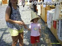 [P02] Fetele mele la cumparaturi, in piata din cetate.  » foto by sosso
 - 
<span class="allrVoted glyphicon glyphicon-heart hidden" id="av389942"></span>
<a class="m-l-10 hidden" id="sv389942" onclick="voting_Foto_DelVot(,389942,4175)" role="button">șterge vot <span class="glyphicon glyphicon-remove"></span></a>
<a id="v9389942" class=" c-red"  onclick="voting_Foto_SetVot(389942)" role="button"><span class="glyphicon glyphicon-heart-empty"></span> <b>LIKE</b> = Votează poza</a> <img class="hidden"  id="f389942W9" src="/imagini/loader.gif" border="0" /><span class="AjErrMes hidden" id="e389942ErM"></span>