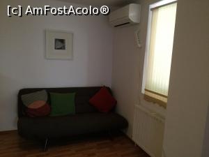 [P23] Hotel Roberto, Slanic Prahova - Aici fereastra era normal, dar aerul bate fix in canapea » foto by mishu
 - 
<span class="allrVoted glyphicon glyphicon-heart hidden" id="av903548"></span>
<a class="m-l-10 hidden" id="sv903548" onclick="voting_Foto_DelVot(,903548,4177)" role="button">șterge vot <span class="glyphicon glyphicon-remove"></span></a>
<a id="v9903548" class=" c-red"  onclick="voting_Foto_SetVot(903548)" role="button"><span class="glyphicon glyphicon-heart-empty"></span> <b>LIKE</b> = Votează poza</a> <img class="hidden"  id="f903548W9" src="/imagini/loader.gif" border="0" /><span class="AjErrMes hidden" id="e903548ErM"></span>