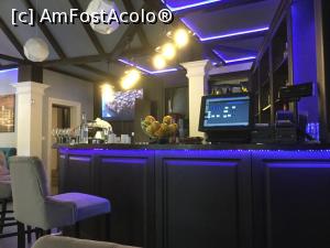 [P32] Hotel Roberto, Slanic Prahova - barul » foto by mishu
 - 
<span class="allrVoted glyphicon glyphicon-heart hidden" id="av903557"></span>
<a class="m-l-10 hidden" id="sv903557" onclick="voting_Foto_DelVot(,903557,4177)" role="button">șterge vot <span class="glyphicon glyphicon-remove"></span></a>
<a id="v9903557" class=" c-red"  onclick="voting_Foto_SetVot(903557)" role="button"><span class="glyphicon glyphicon-heart-empty"></span> <b>LIKE</b> = Votează poza</a> <img class="hidden"  id="f903557W9" src="/imagini/loader.gif" border="0" /><span class="AjErrMes hidden" id="e903557ErM"></span>