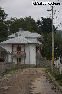 [P06] Casa unui preot ce slujeste in manastire ... » foto by raoulp55
 - 
<span class="allrVoted glyphicon glyphicon-heart hidden" id="av158840"></span>
<a class="m-l-10 hidden" id="sv158840" onclick="voting_Foto_DelVot(,158840,4213)" role="button">șterge vot <span class="glyphicon glyphicon-remove"></span></a>
<a id="v9158840" class=" c-red"  onclick="voting_Foto_SetVot(158840)" role="button"><span class="glyphicon glyphicon-heart-empty"></span> <b>LIKE</b> = Votează poza</a> <img class="hidden"  id="f158840W9" src="/imagini/loader.gif" border="0" /><span class="AjErrMes hidden" id="e158840ErM"></span>